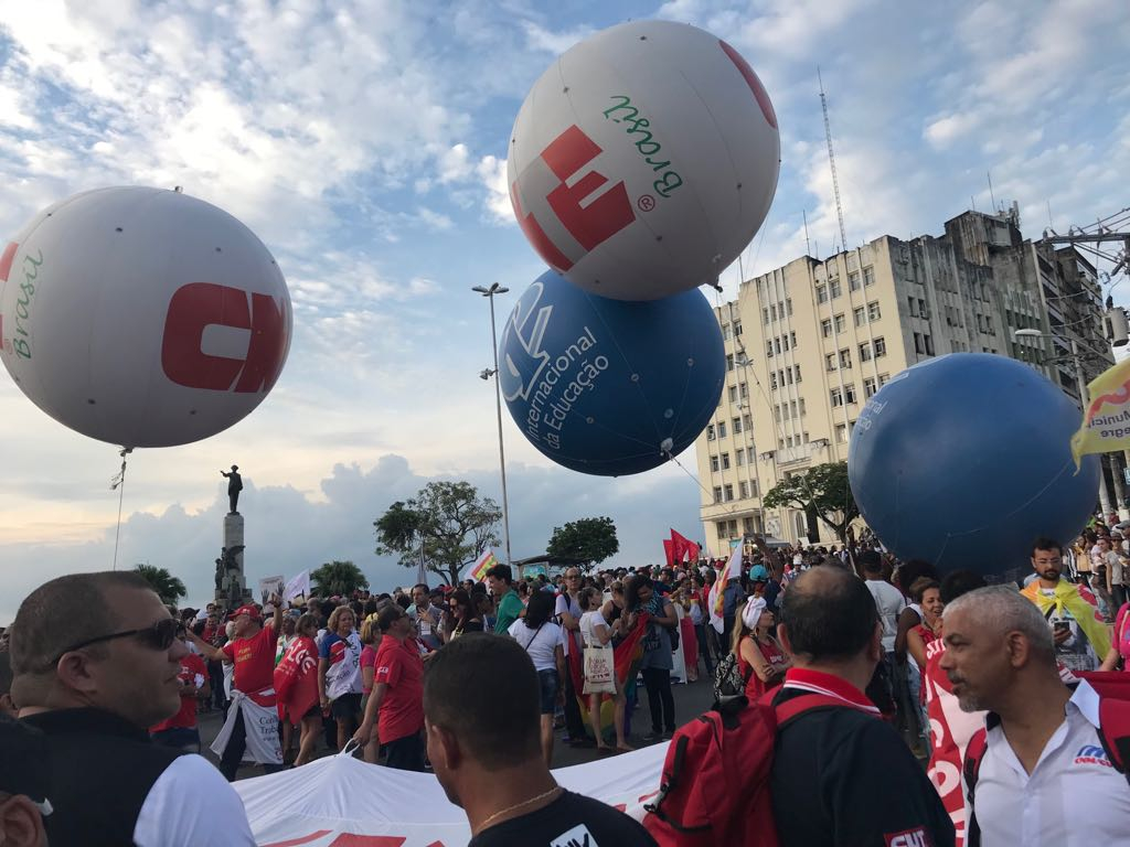 AFT apoya la democracia, los derechos humanos y el medio ambiente en Brasil