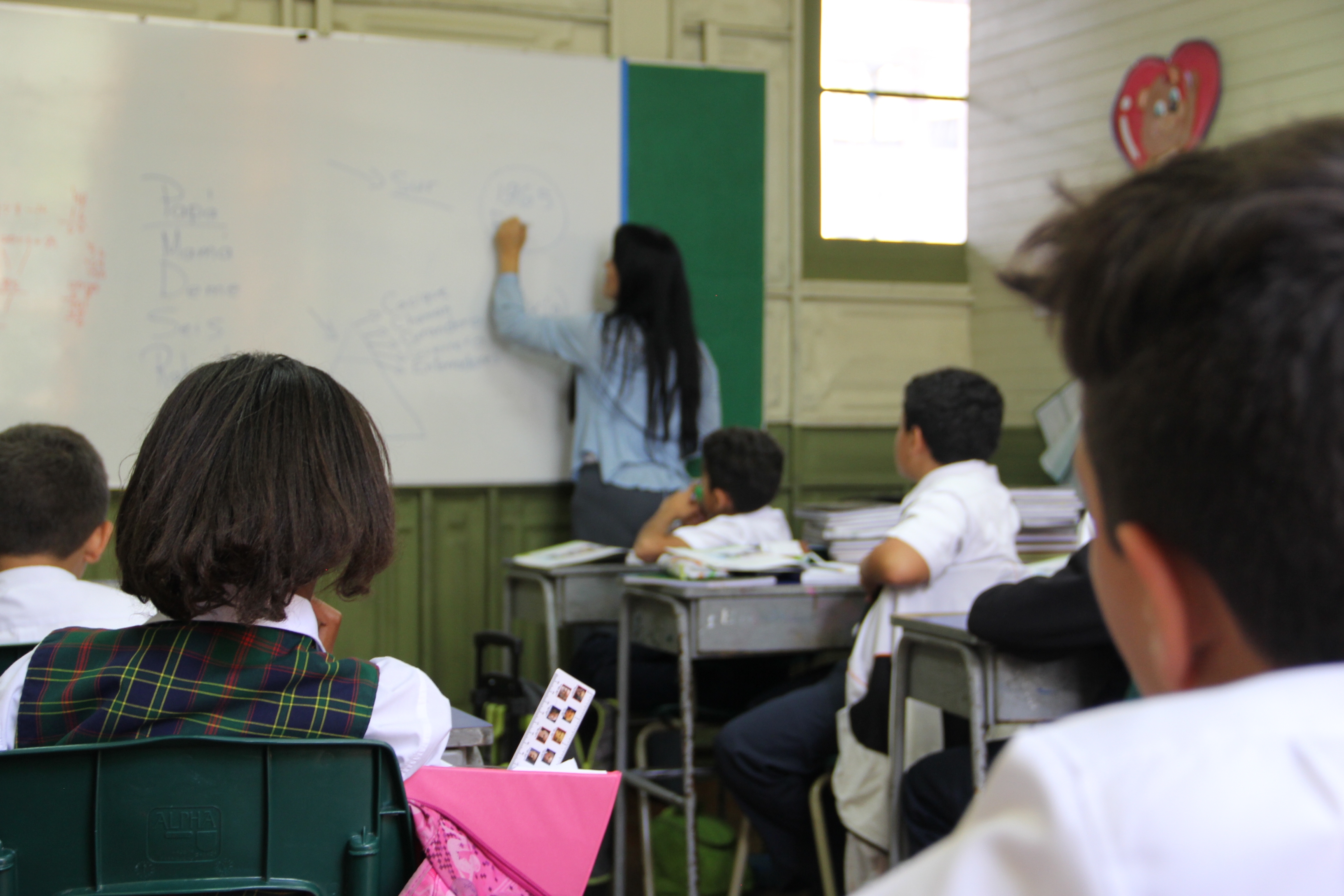 Costa Rica: sindicatos de la educación denuncian intento de restringir la libertad de enseñanza 