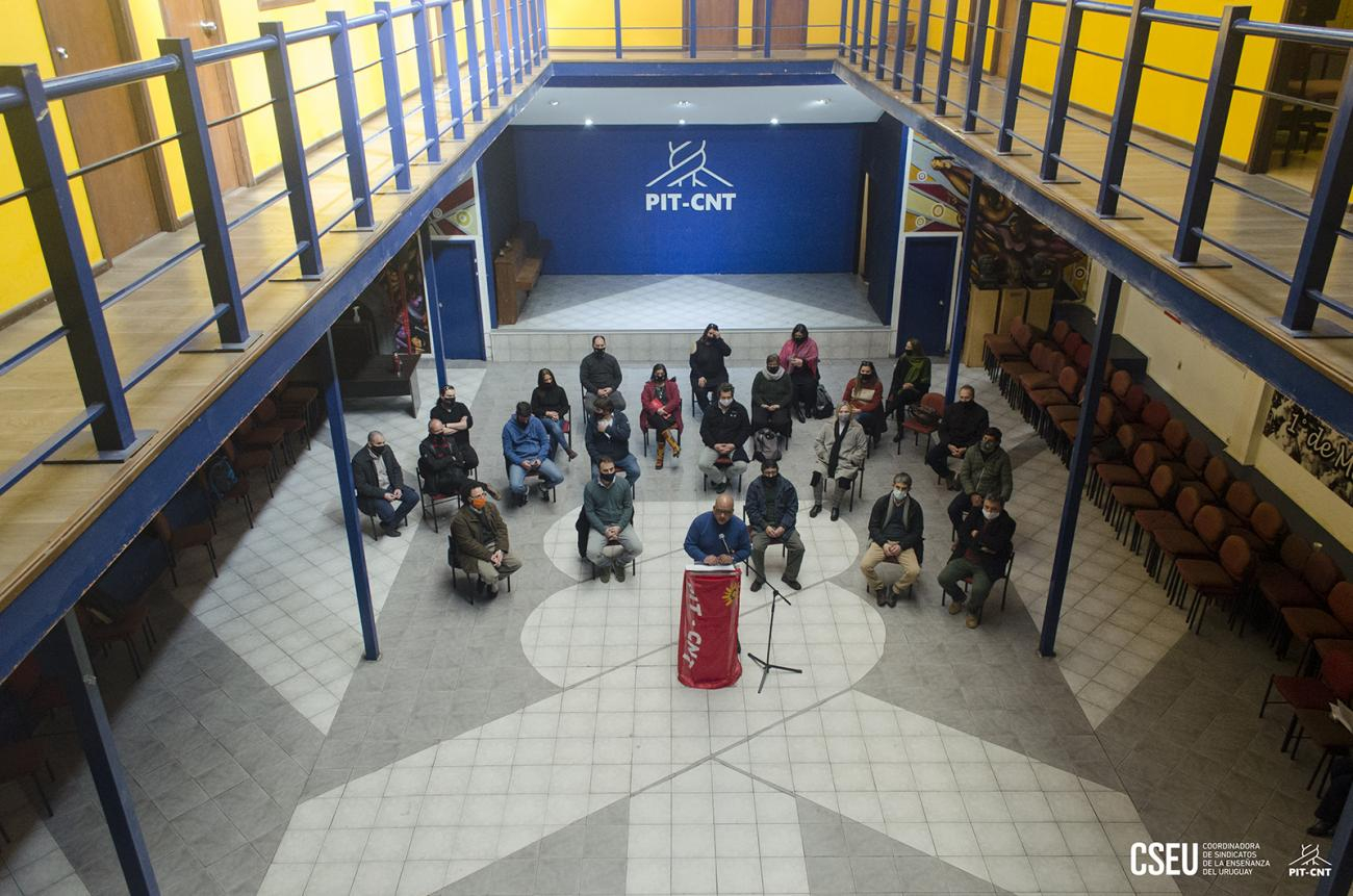 Uruguay: Organizaciones sindicales de la educación rechazan ajuste fiscal y recortes a la educación pública