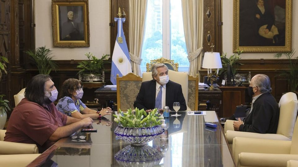 Argentina: acuerdo paritario, vacunación a docentes y llamado del Presidente Fernández para priorizar la educación 