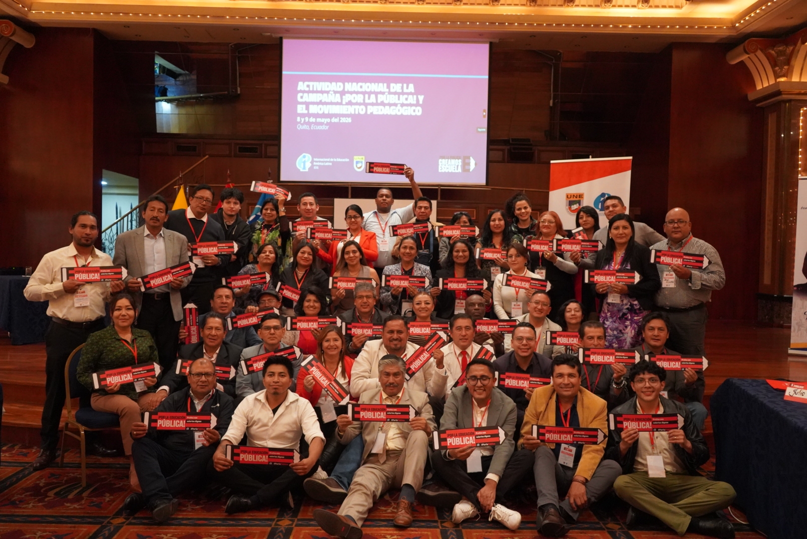 Ecuador: UNE fortalece la defensa de la educación pública a través de la campaña ¡Por la Pública!