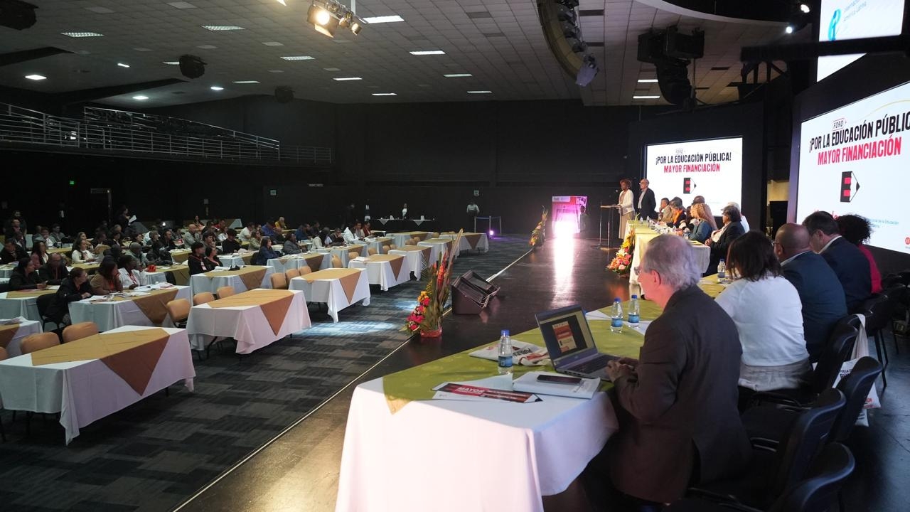 Colombia: afiliadas a la IEAL exigen mayor financiación para la educación pública