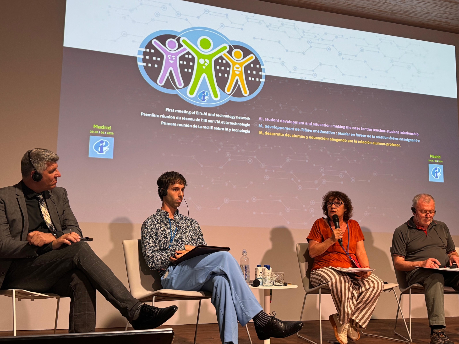 América Latina impulsa propuestas sindicales para regular el uso de la inteligencia artificial en la educación 
