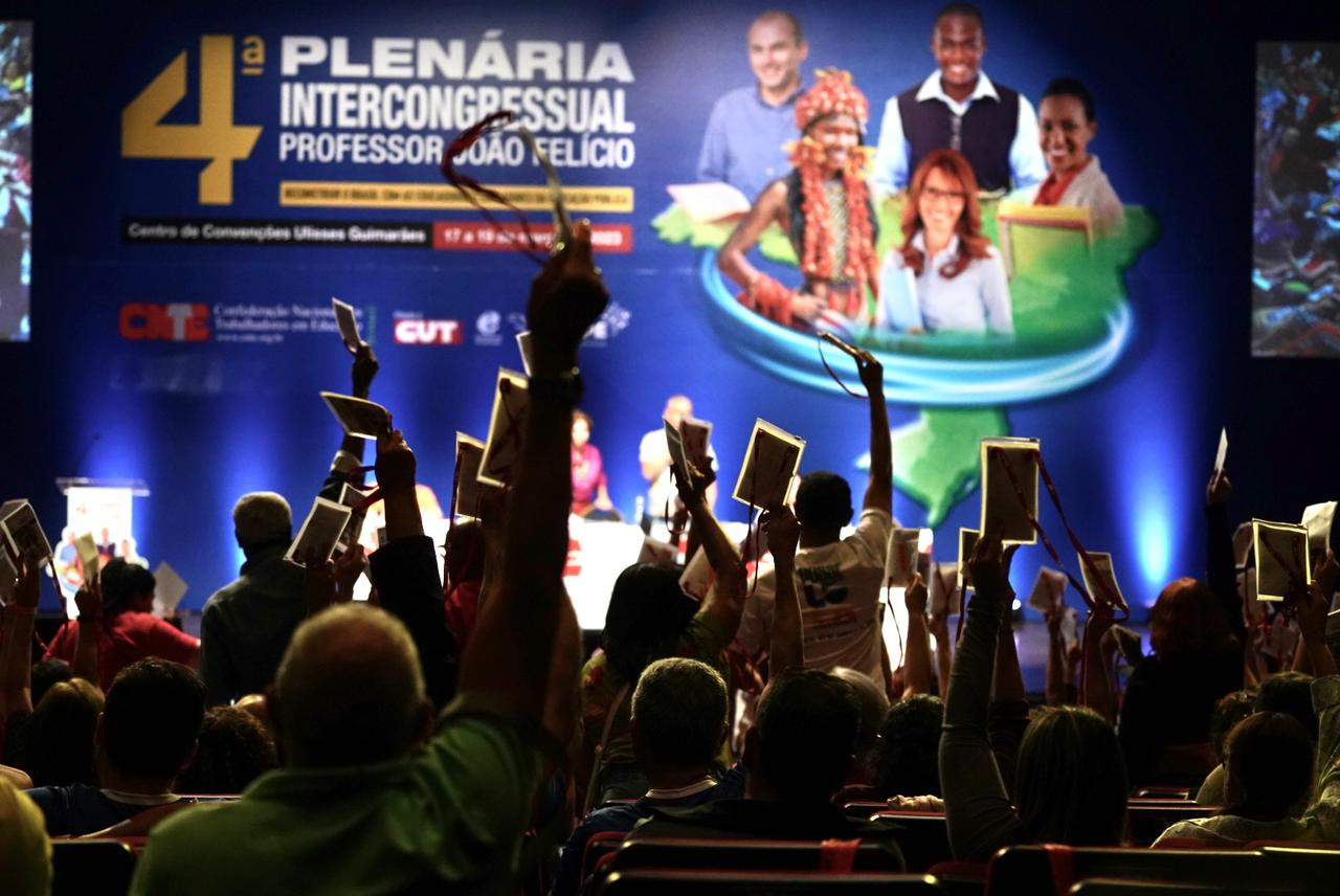 Brasil: CNTE definió agenda de luchas en 4ª Plenaria Intercongresual