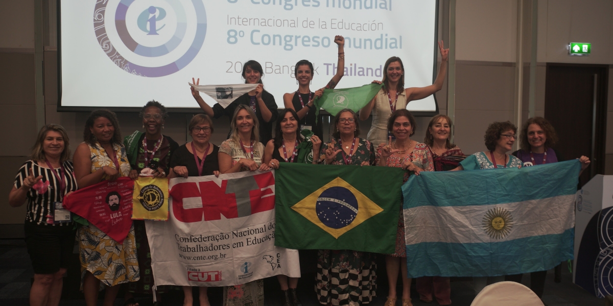 Mujeres de la Internacional de la Educación para América Latina en Congreso en el año 2019. 